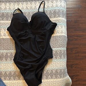 Elegant Black One-Piece Swimsuit (xl)